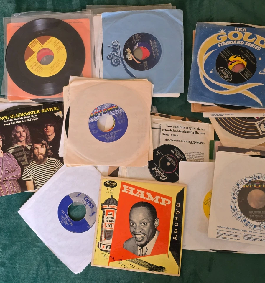 Large Lot Of 41 7" 45rpm Records - Vinyl -50s, 60s, 70s, 80s - excl. cond. - Photo 1/1