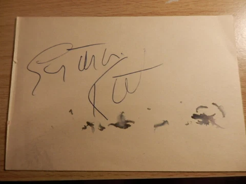 EARTHA  KITT  -  AMERICAN  SINGER    -  AUTOGRAPH Cover