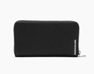 Carteira Calvin Klein feminina de couro com zíper grande preta - Imagem 1 de 4