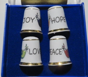 CARLTON CLASSIC DESIGNS CARLTON WARE HANDPAINTED THIMBLES - JOY-HOPE-LOVE-PEACE - Imagen 1 de 16