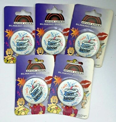 LOTE DE 5 INSIGNIAS BOTONES PARPADEANTES DE FELIZ CUMPLEAÑOS - Favores de fiesta de fiestas de cumpleaños Foto 1 de 3