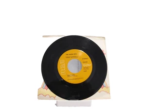 45 RECORD - THE GUESS WHO - LAUGHING - Picture 1 of 1