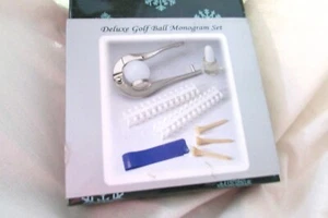Deluxe Golfball Monogramm Set ~ Monogramm ~ Golfbälle & 3 Tees ~ Geschenk verpackt! - Bild 1 von 3