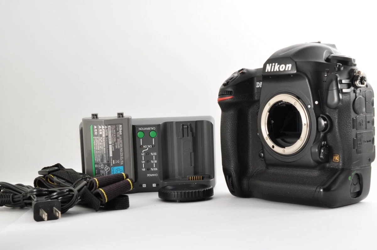 Nikon D5 XQD-Type 20.8MP Digital SLR (S/C 305K) [Near Mint] Japan