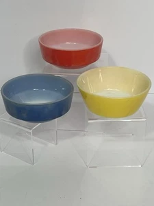 3 Federal Milk Glass Bowls Stackable 5" Diameter Vintage MCM Red Blue Yellow - Picture 1 of 6