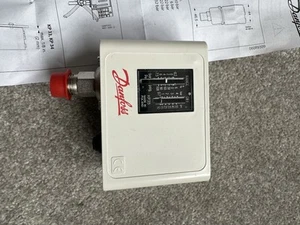 Danfoss Pressure Switch 060G1133 - Picture 1 of 7