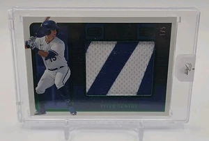 2023 Panini Tre e Due #JS-TG Tyler Gentry Jumbo Swatches Verde 1/5 - Foto 1 di 4