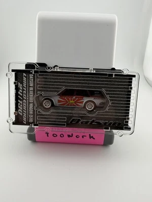 Vagón personalizado Hot Wheels Malaya Hobby Shop X Larry Wood Datsun 510 #24/130 Foto 1 de 4