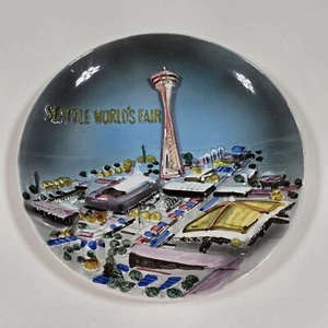 Seattle World's Fair Collector Souvenir Plate Size 8 Inch 3d Space Needle - Picture 1 of 7