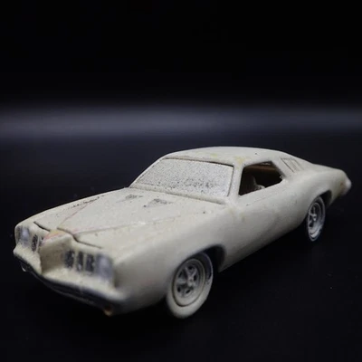 1973 73 PONTIAC Grand Am su Misura Fienile Trovare 1:64 Diorama Scala Modellino - Immagine 1 di 4