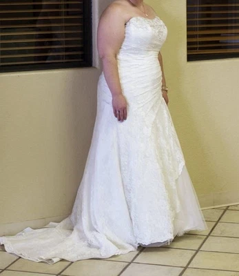 David’s Bridal Strapless White Wedding Dress Size 16w - Image 1 of 4