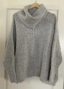 Women’s Kaisley Gray/White Turtle Neck Sweater Size M - Picture 1 of 3
