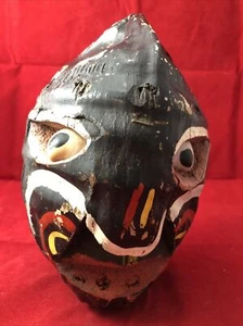 Vintage handgeschnitzt Volkskunst Figur Kokosnuss Kopf Muschel Augen gruselig ungewöhnlich - Bild 1 von 8