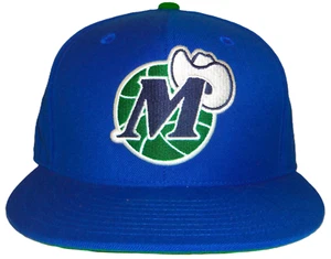 CAPPELLO NUOVO VINTAGE 2012 DALLAS MAVERICKS NBA MITCHELL & Ness legno duro 7 5/8 - Foto 1 di 3