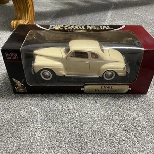 Road Signature - Deluxe Edition - 1941 Plymouth Special Deluxe, creme 1:18 sehr guter Zustand - Bild 1 von 13