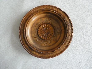Geschnitzter Holzteller, Antik, filigran - Bild 1 von 4