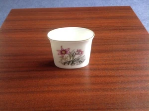 Royal Worcester Blumenmuster kleine Vase/Halter - Bild 1 von 3