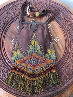 Cartera Art Deco Micro Cuentas Otoño Floral Sobre Chocolate Marrón Seda Foto 1 de 4