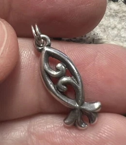 Retired James Avery Scrolled Fish Charm - Picture 1 of 2