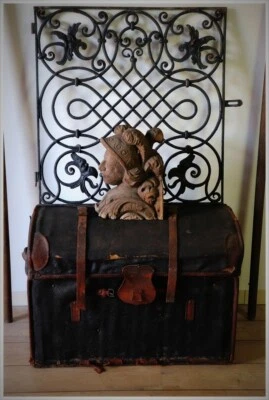 Truhe Koffer Reisekoffer Kutsche Leder 1900 Requisite Schutzmarke Hercules - Bild 1 von 4