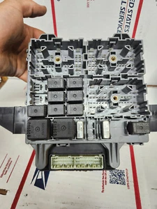 56010434AG 2004 04 Jeep Liberty 3.7L 4X4 Body Control Module BCM - Picture 1 of 3