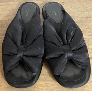 Balenciaga Damen-Sandalen Größe 38 (US 7) schwarz bauschig geknotet Satin Pantoletten (lesen) - Bild 1 von 10