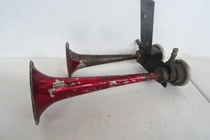 vintage Fiamm Road Master trumpets for Alfa Romeo Lancia Maserati - Picture 1 of 8