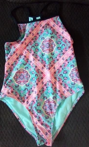 GIRL SWIMWEAR (MAY BE PRE-OWNED BUT IT HAS BEEN FRESHLY WASH) - Picture 1 of 1