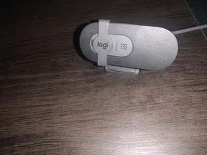 Logitech Brio 101 Full HD 1080p Webcam Made for Meetings - Photo 1/2