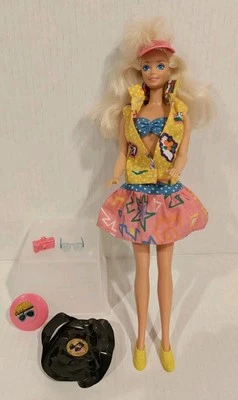 Boneca Barbie sonho california vintage 1987 roupa original com muitos acessórios  - Imagem 1 de 4