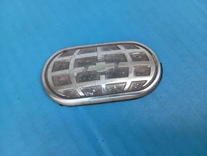Geo Prizm Metro Tracker Globe Hood Chrome Emblem Badge Nameplate Logo OEM USED - Foto 1 di 7