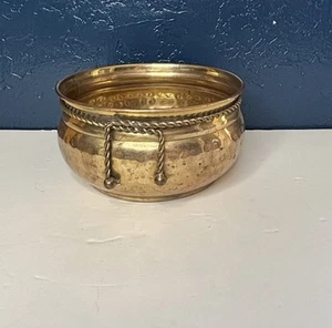 Vintage Messing gehämmert Pflanzgefäß Gefäß Schale geflochten Flügel Seil Hollywood MCM - Bild 1 von 8