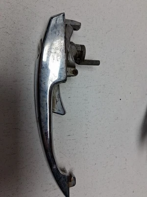 Manija de puerta exterior Volkswagen Beetle Bug 113837205 K refrigerada por aire de colección ¡con llave! Foto 1 de 4