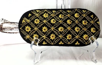 Estuche de gafas de terciopelo negro hecho a mano de colección años 60 bordado con hilo dorado y cuentas Foto 1 de 4