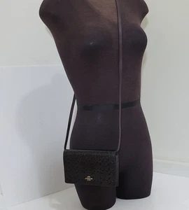 Coach F15620 Signature geprägtes Lackleder Foldover Clutch Umhängetasche schwarz - Bild 1 von 7