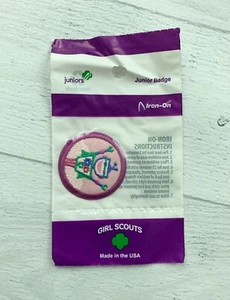 Junior Girl Scouts Showcasing Robots Badge Patch NEW - Picture 1 of 1