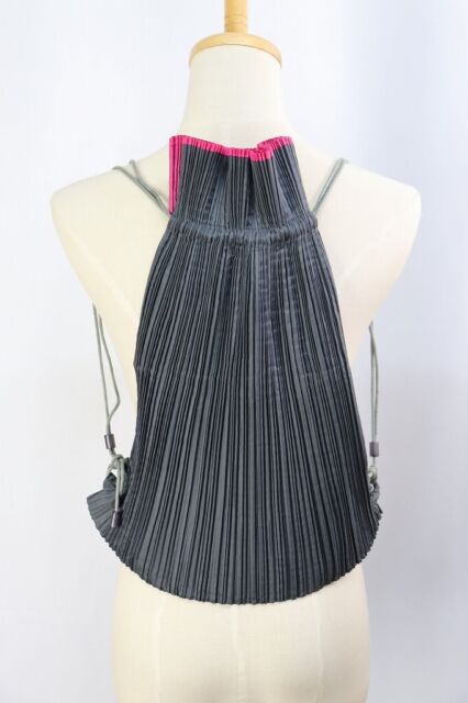 PLEATS PLEASE Issey Miyake - Small 'Sculpture' Bag In Polyester Plissé With  Vertical And Diagonal Narrow Pleats :: Ivo Milan