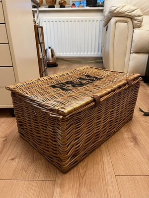 Fortnum & Mason Medium Picnic Hamper Wicker Basket  51cm x 33cm x 25cm (2) - Image 1 of 4