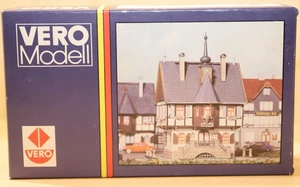 Vero Modell H0 Rathaus mit OVP 1:87 ungebaut DDR 54 57370/129/00643 - Bild 1 von 4