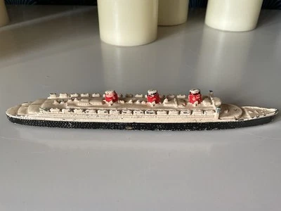 Dinky Toys Cunard White Star Liner Queen Mary - Image 1 of 4
