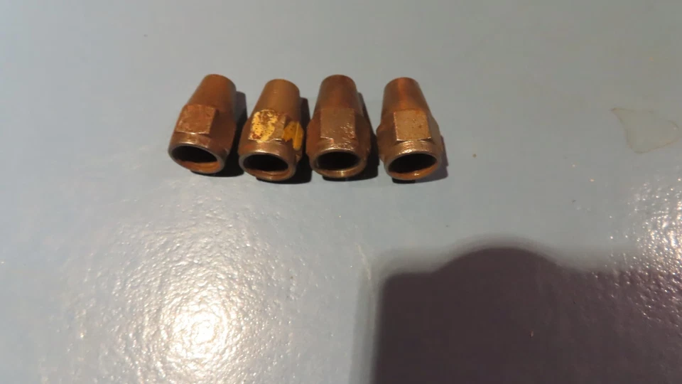 Lote de 4 acessórios de linha de freio de rosca Volvo 1800 P1800 P1800ES 122 SAE - Imagem 1 de 4