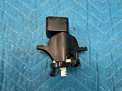 Mercedes G55 AMG Headlight Component Passenger's Side 2008 OEM - Image 1 of 4