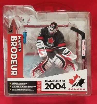 FIGURA EQUIPO CANADÁ 2004 MARTIN BRODEUR McFARLANE, CAMISETA NEGRA Foto 1 de 4