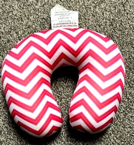 Almohada de Viaje Rosa/Blanco Reposacués Cuello Rayas Zig Zag Patrón Espuma con Memoria - Imagen 1 de 2
