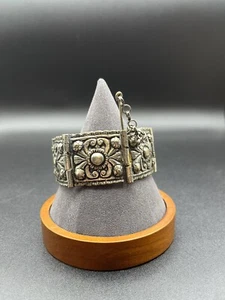 Vintage Decorative Metal Bracelet 7.5” X 1” Pin Closure Heavy #484 - Picture 1 of 7