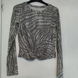 All Saints Grey Animal Snake Print Cropped Long Sleeve Top S 8 10 - Picture 1 of 7