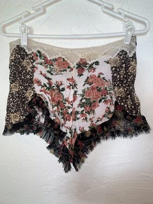 Free People Boho Flutter Romance Black White Pink Floral Lace Waist Short S 2 - Image 1 of 4