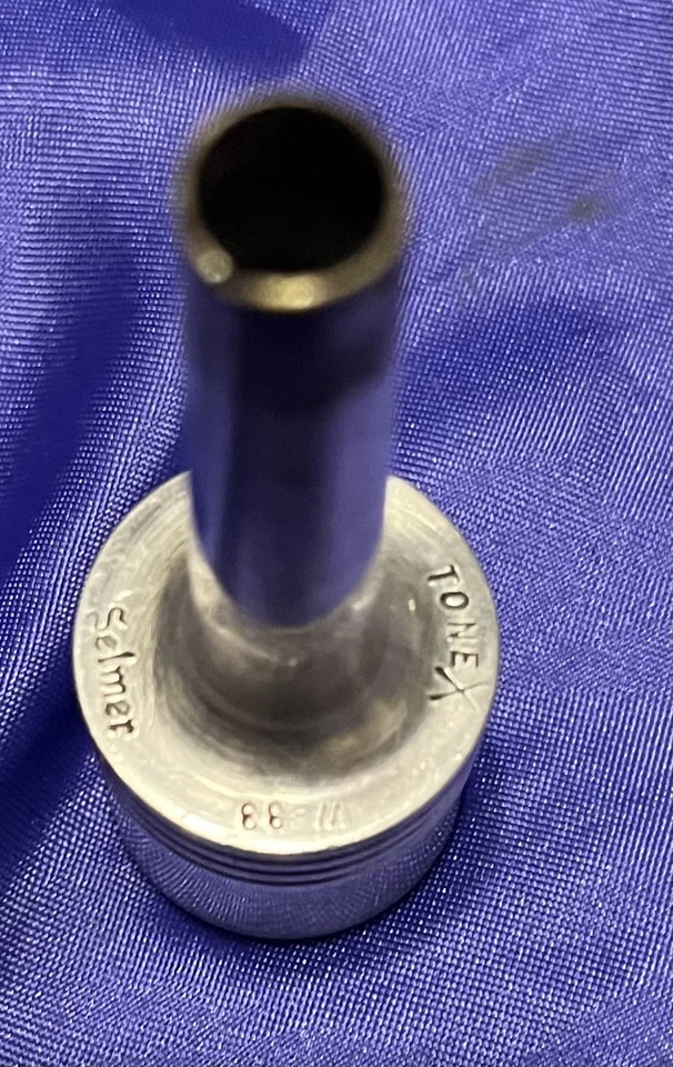 超罕见 Selmer W 33 小号吹嘴重量级 — 第 1/4 张图片