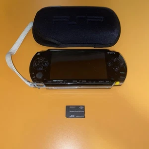 Sony PSP-1004 Nero Con Scheda Sd E Custodia Originale Senza Batteria - Foto 1 di 10