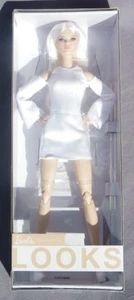 Barbie LOOKS VICTORIA # 6 POSABLE 2020 Mattel GXB28 Puppe Blond Box NRFB  - Bild 1 von 5